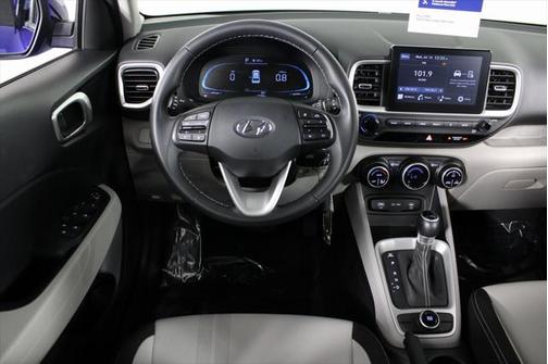 2023 Hyundai VENUE SEL