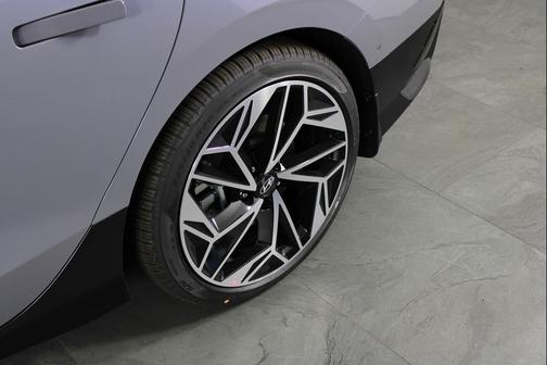 2025 Hyundai IONIQ 6 Limited