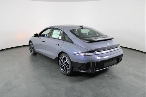 2025 Hyundai IONIQ 6 Limited