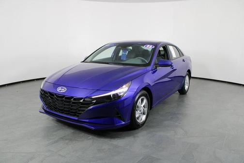 2023 Hyundai ELANTRA SE