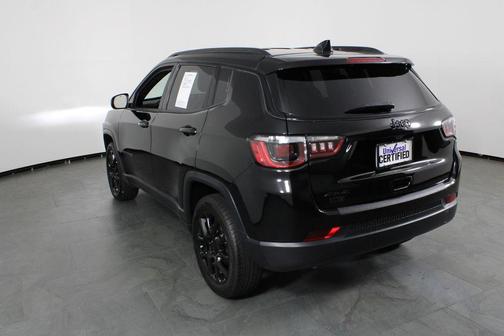 Diamond Black Crystal Pearlcoat 2023 Jeep Compass Latitude