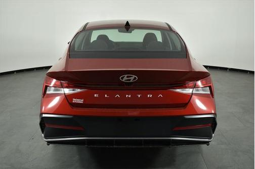 2025 Hyundai ELANTRA SEL