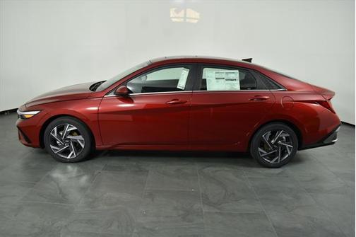 2025 Hyundai ELANTRA SEL