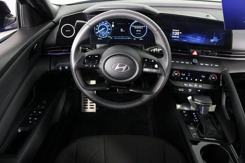 2025 Hyundai ELANTRA HEV SEL Sport