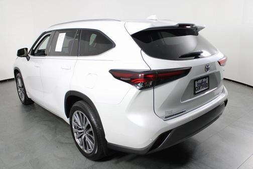 2025 Toyota Highlander Hybrid Limited