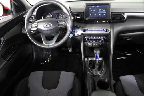 2019 Hyundai Veloster 2