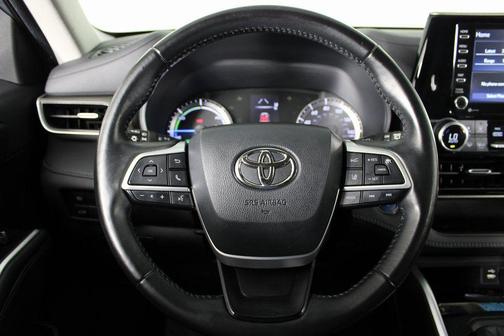 2022 Toyota Highlander Hybrid LE
