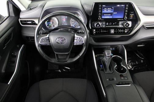 2022 Toyota Highlander Hybrid LE