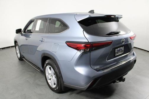 2022 Toyota Highlander Hybrid LE