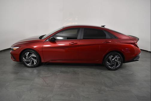 2025 Hyundai ELANTRA Sport