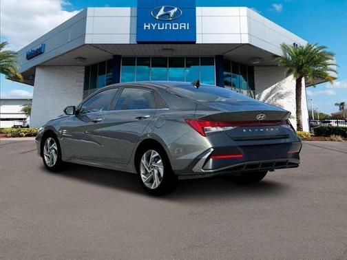 2025 Hyundai ELANTRA SEL
