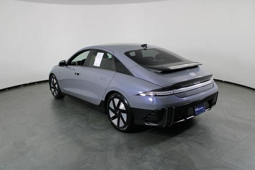 2024 Hyundai IONIQ 6 SE
