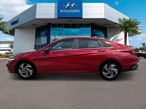 2025 Hyundai ELANTRA SEL