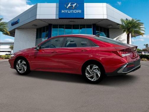 2025 Hyundai ELANTRA SEL