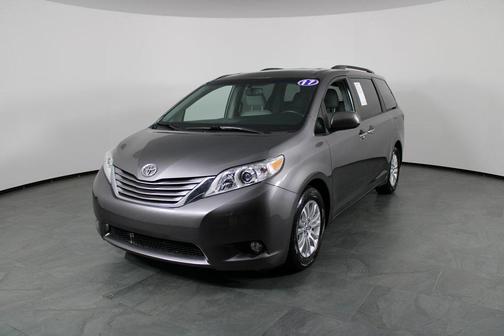 2017 Toyota Sienna XLE