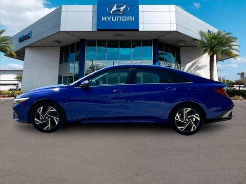 2025 Hyundai ELANTRA Limited