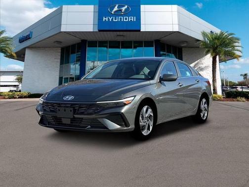 2025 Hyundai ELANTRA SEL