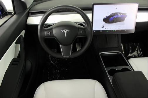 2022 Tesla Model Y Long Range Dual Motor All-Wheel Drive