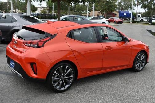 2019 Hyundai Veloster 2