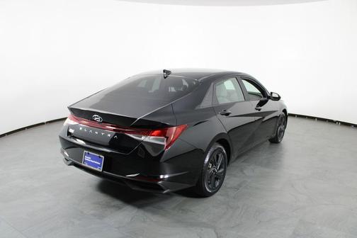 Phantom Black 2022 Hyundai ELANTRA SEL