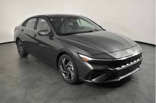 2025 Hyundai ELANTRA SEL
