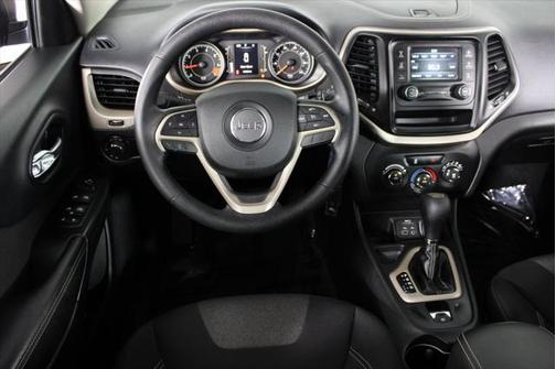 2015 Jeep Cherokee Sport