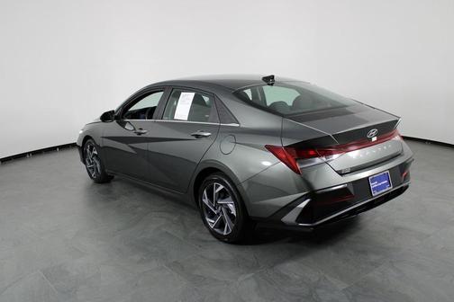 2025 Hyundai ELANTRA SEL