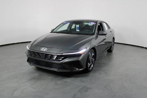 2025 Hyundai ELANTRA SEL