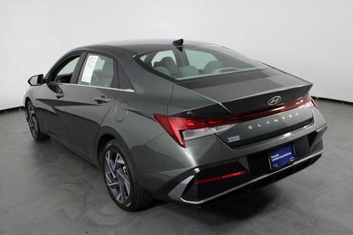 2025 Hyundai ELANTRA SEL