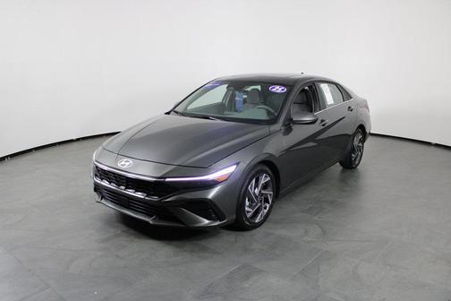 2025 Hyundai ELANTRA SEL