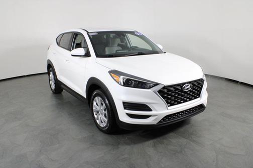 White Cream 2021 Hyundai TUCSON SE