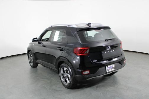 2022 Hyundai VENUE SEL