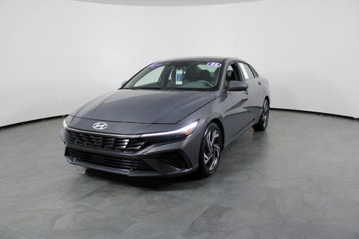 2025 Hyundai ELANTRA SEL
