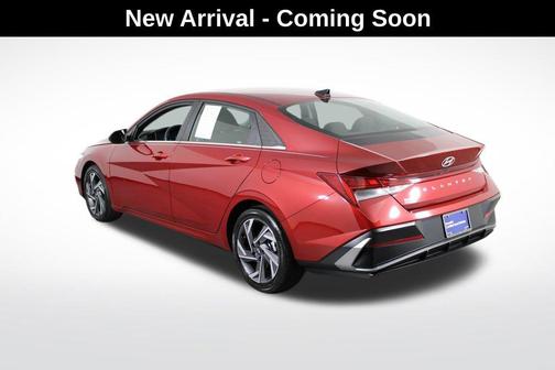 2025 Hyundai ELANTRA SEL