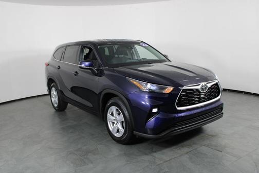 2022 Toyota Highlander LE