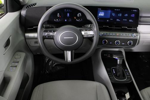 2024 Hyundai KONA SE