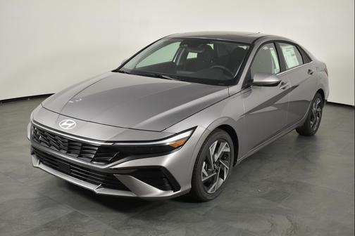 2025 Hyundai ELANTRA SEL