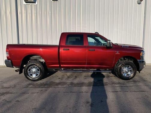 2023 RAM 2500 Tradesman Crew Cab 4x4 6'4' Box