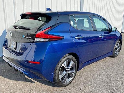 2022 Nissan Leaf SV