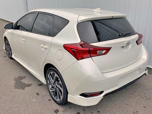 2016 Scion iM Base