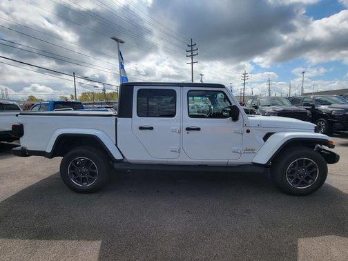 2022 Jeep Gladiator Overland
