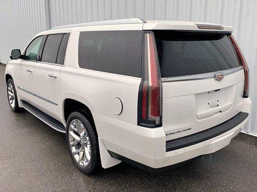 2018 Cadillac Escalade ESV Luxury