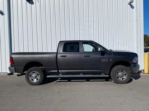 2018 RAM 3500 Tradesman Crew Cab 4x4 6'4' Box