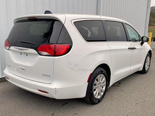 2020 Chrysler Voyager L