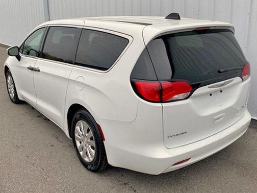2020 Chrysler Voyager L