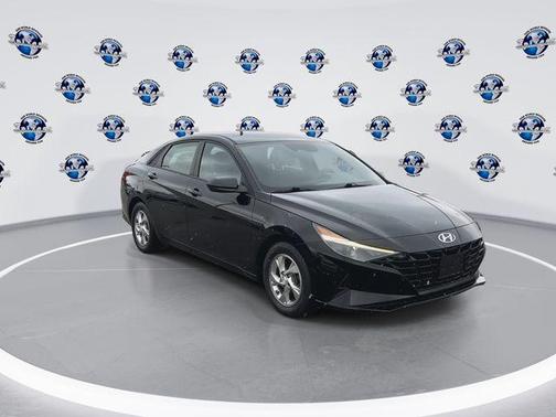 2021 Hyundai ELANTRA SE