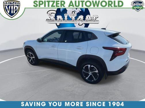 Summit White 2024 Chevrolet Trax FWD 1RS