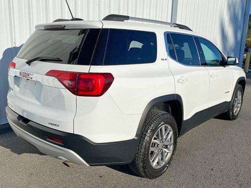 2017 GMC Acadia SLE-2