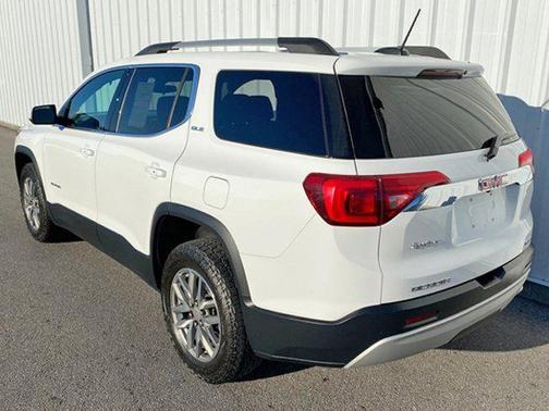 2017 GMC Acadia SLE-2