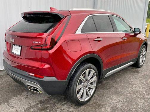 2022 Cadillac XT4 Premium Luxury